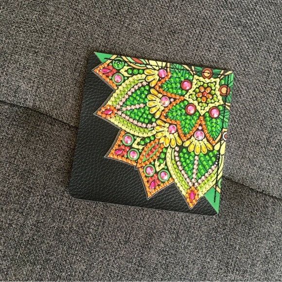 Diamond Art Lotus Flower Corner Bookmark, Colorful, Sparkly (GREEN/ORANGE) - Picture 4 of 17